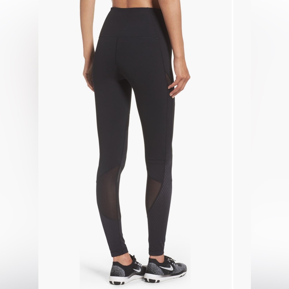 Zella Knock Out High Waist Leggings in Black Size Medium - Picture 2 of 12